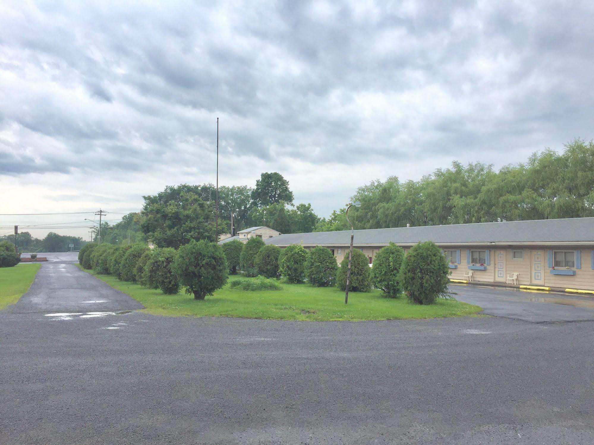 Travel Inn Westmoreland Bagian luar foto